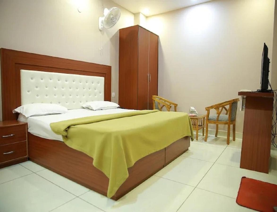 Hotel Kings, Rohtak Luaran gambar